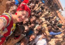 Žene iz Hrvatske pomažu djeci u Africi! Brinu o njima i omogućuju im školovanje!